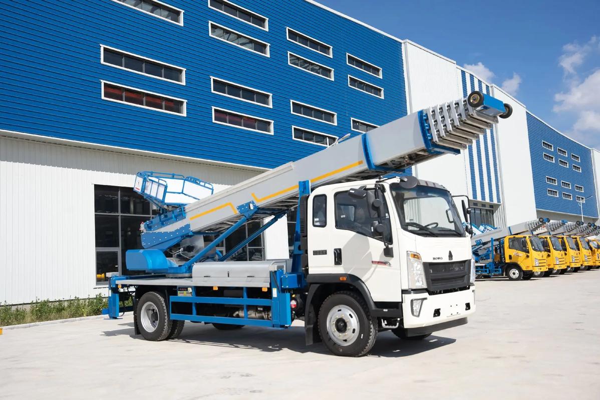 古镇镇出租云梯车高空作业车 建筑垃圾搬运